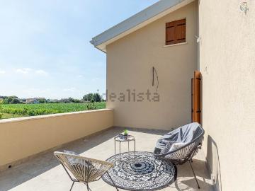 Villetta bifamiliare in vendita di 175 m² in Via Monte Grappa