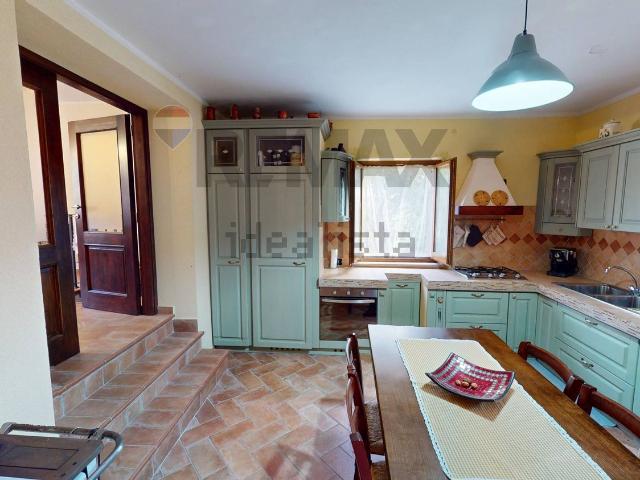 Villetta bifamiliare in vendita di 176 m² in Frazione Cancelli
