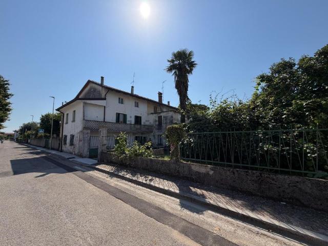 Villetta bifamiliare in vendita di 176 m² in Via San Barbara