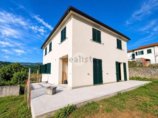 Villetta bifamiliare in vendita di 176 m² in Via Roma, 293