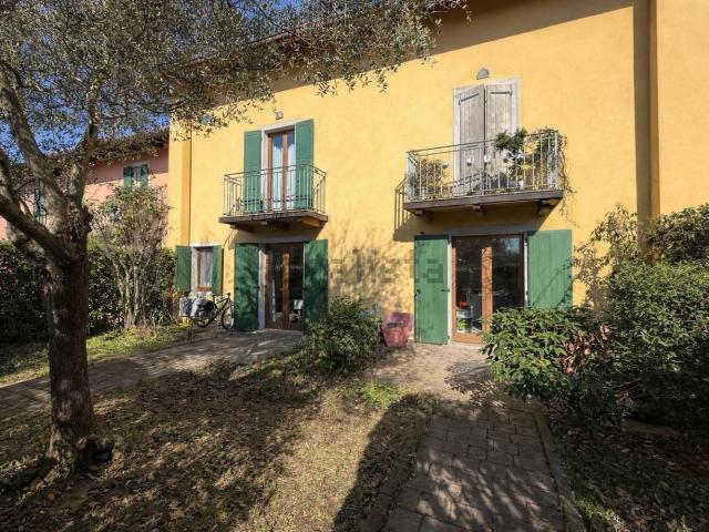 Villetta bifamiliare in vendita di 178 m² in Via Udine, 33