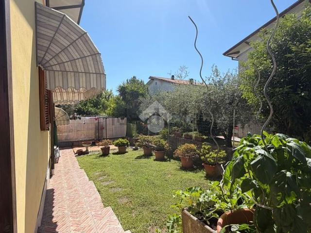 Villetta bifamiliare in vendita di 178 m² in Via Calcina, 24