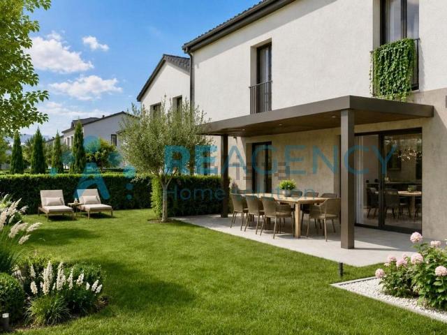 Villetta bifamiliare in vendita di 178 m² in Via Casetta