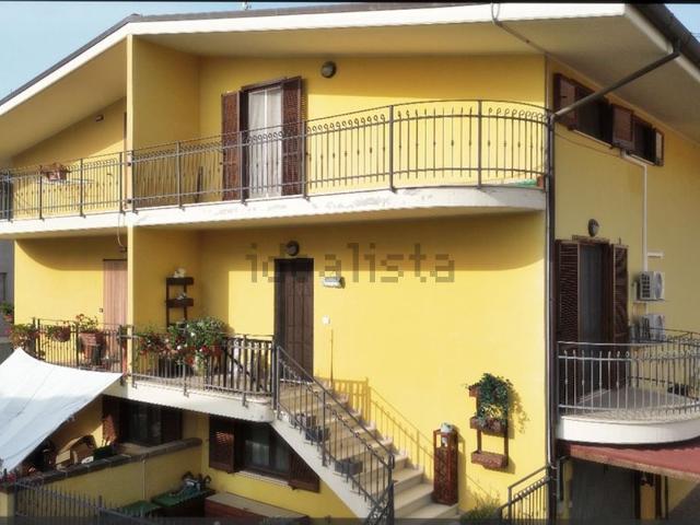 Villetta bifamiliare in vendita di 178 m² in Via Dante Alighieri, 24