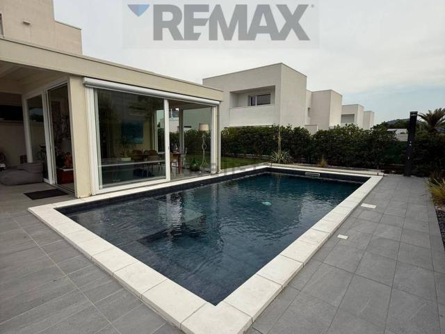 Villetta bifamiliare in vendita di 178 m² in Via Giorgio Emo Capodilista, 8