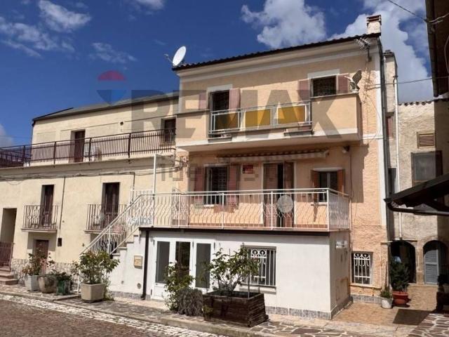 Villetta bifamiliare in vendita di 178 m² in Via Giuseppe Mazzini, 59