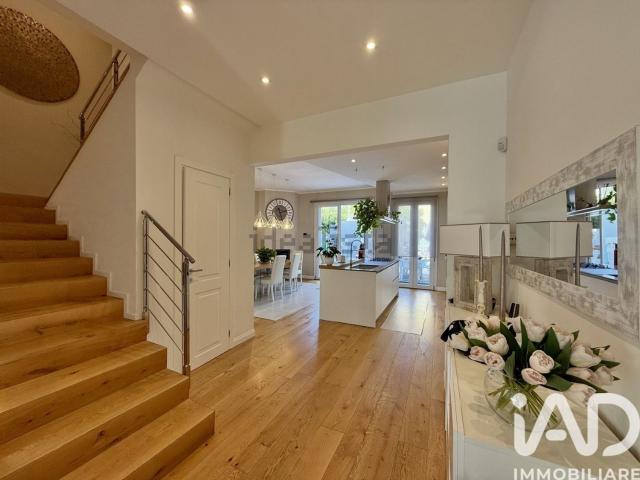 Villetta bifamiliare in vendita di 179 m² in Via di Mezzo