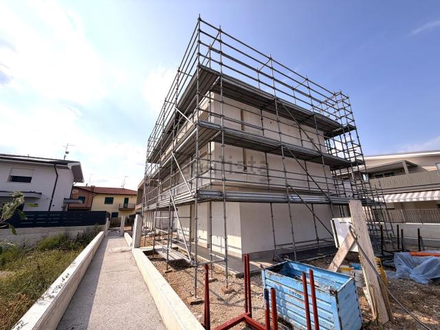 Villetta bifamiliare in vendita di 179 m² in Via Paganini