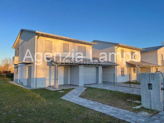 Villetta bifamiliare in vendita di 179 m² in Via Roma