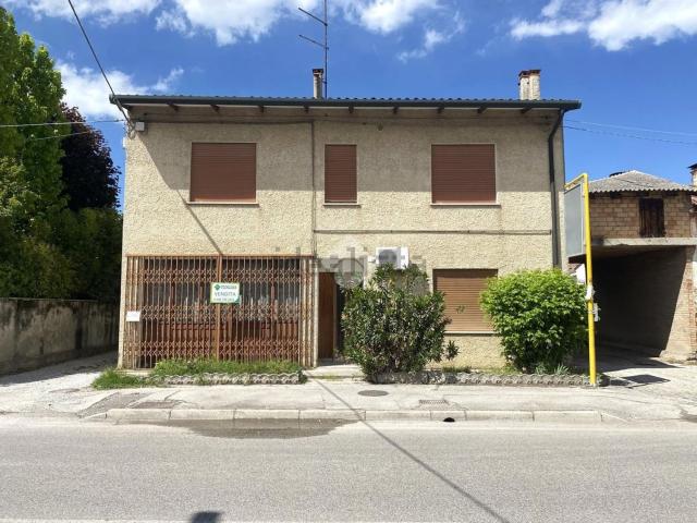 Villetta bifamiliare in vendita di 183 m² in Via Albare, 63