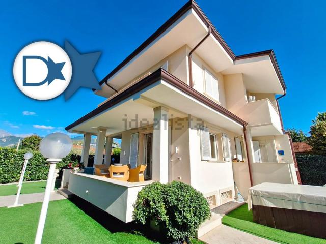 Villetta bifamiliare in vendita di 183 m² in Via Balduini, 68