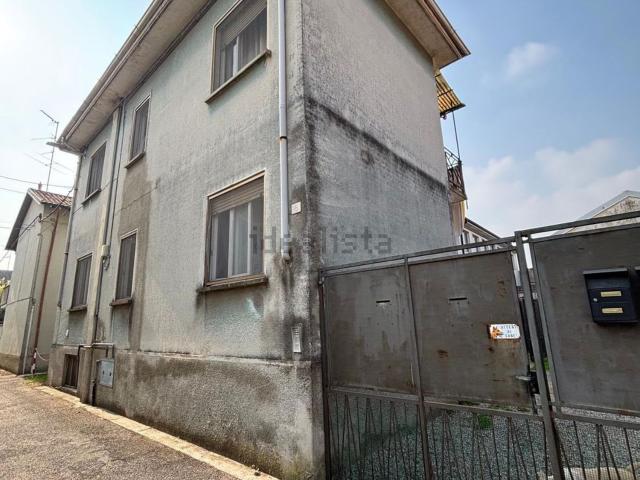 Villetta bifamiliare in vendita di 183 m² in Via Roma