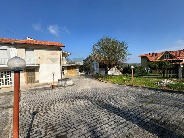 Villetta bifamiliare in vendita di 180 m² in Contrada Madonna del Carmine, 93