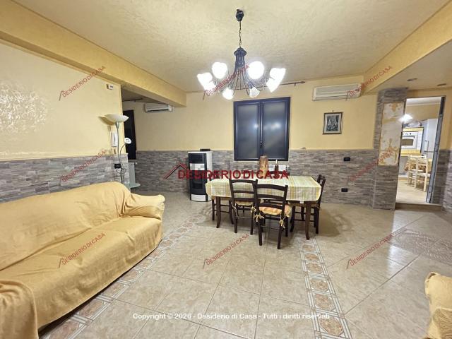 Villetta bifamiliare in vendita di 180 m² in Contrada Porcara, 44