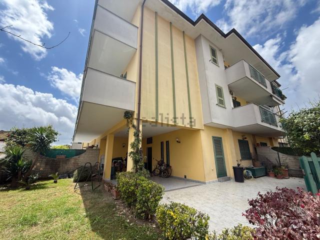 Villetta bifamiliare in vendita di 180 m² in Corso Italia, 247