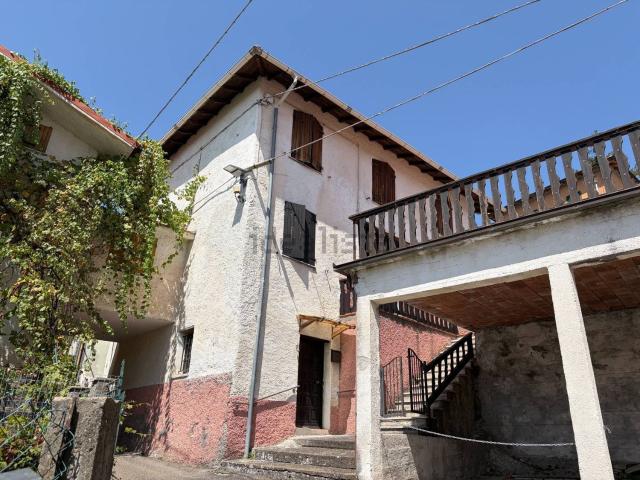Villetta bifamiliare in vendita di 180 m² in Frazione Salata
