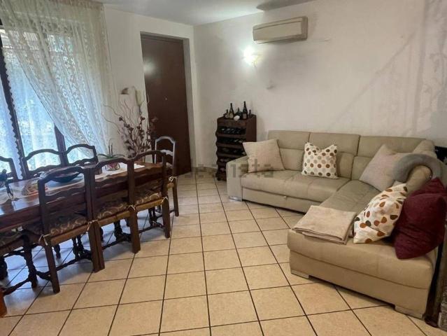 Villetta bifamiliare in vendita di 180 m² in Largo Dosso Ducale