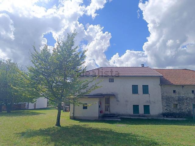 Villetta bifamiliare in vendita di 180 m² in Località Campedei, 44