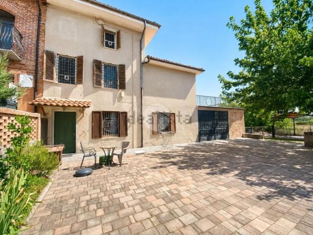 Villetta bifamiliare in vendita di 180 m² in Località Stazione, 15