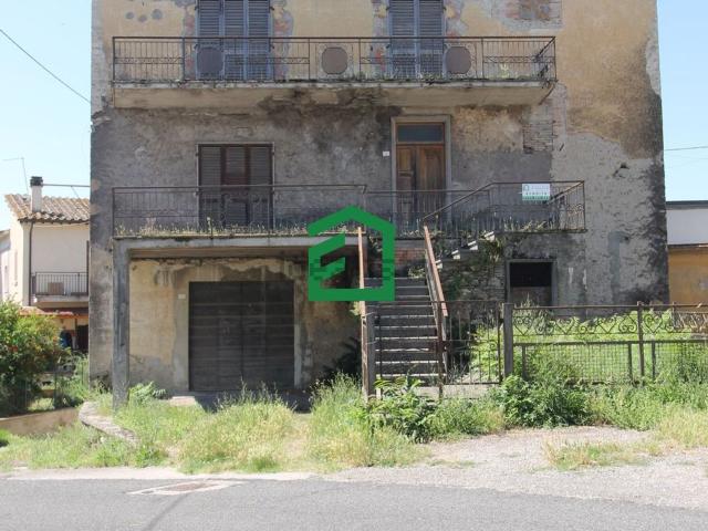 Villetta bifamiliare in vendita di 180 m² in Piazza Umberto I