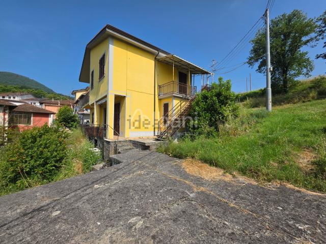 Villetta bifamiliare in vendita di 180 m² in Strada Statale 1, 65