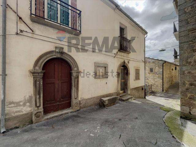 Villetta bifamiliare in vendita di 180 m² in Salita della Pace, 2