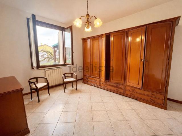 Villetta bifamiliare in vendita di 180 m² in Via Ugo Roncada