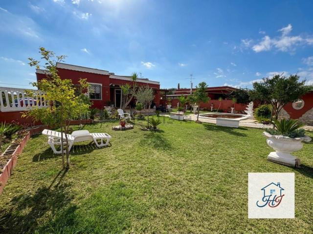 Villetta bifamiliare in vendita di 180 m² in Via Val di Chiana, 3
