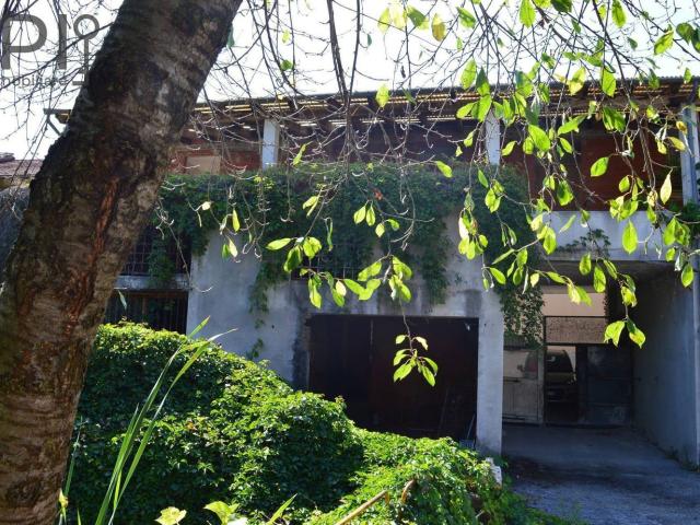 Villetta bifamiliare in vendita di 180 m² in Via Vittorio Emanuele II&apos , 28