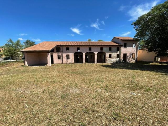 Villetta bifamiliare in vendita di 180 m² in Via volpago nord