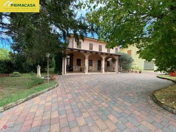 Villetta bifamiliare in vendita di 180 m² in Via Bollati, 28