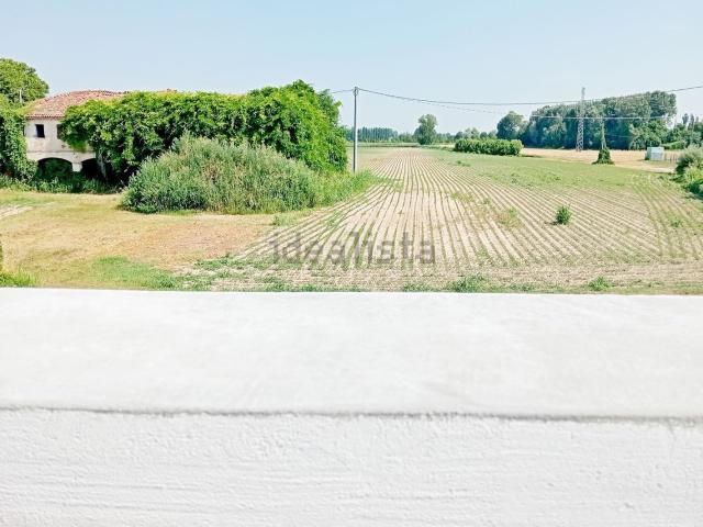 Villetta bifamiliare in vendita di 180 m² in Via Capeleo