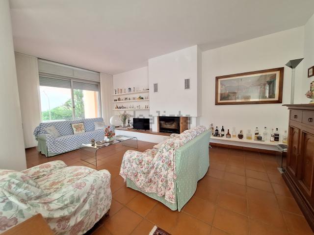 Villetta bifamiliare in vendita di 180 m² in Via Casale