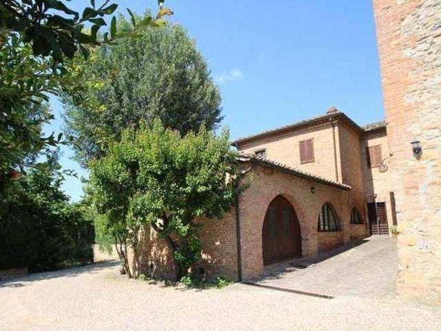 Villetta bifamiliare in vendita di 180 m² in Via del Poggio