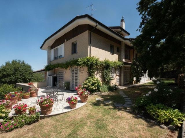 Villetta bifamiliare in vendita di 180 m² in Via del Parco