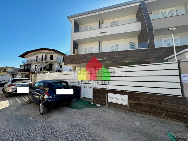 Villetta bifamiliare in vendita di 180 m² in Via della Repubblica