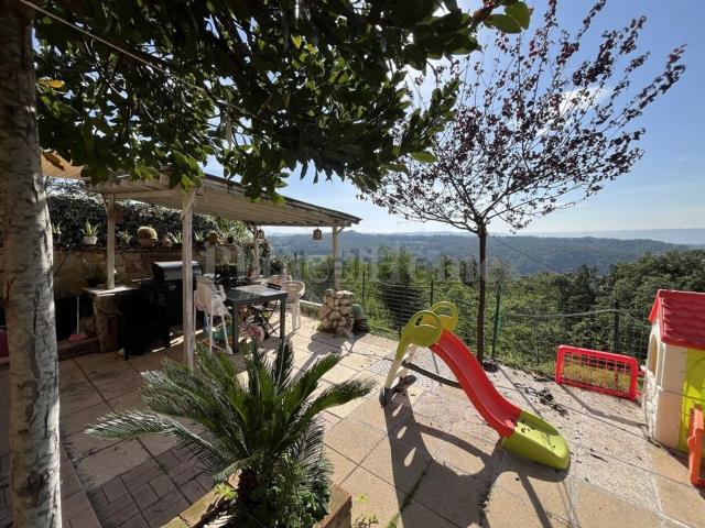 Villetta bifamiliare in vendita di 180 m² in Via delle Valli