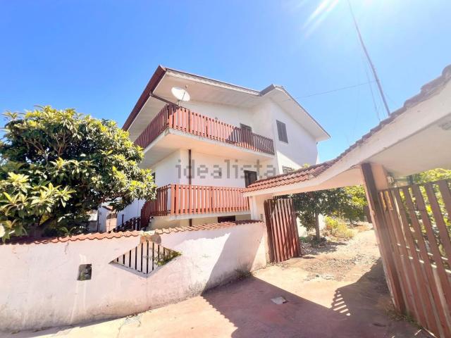 Villetta bifamiliare in vendita di 180 m² in Via dello Speziale