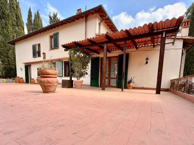 Villetta bifamiliare in vendita di 180 m² in Via di Belmonte