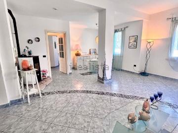 Villetta bifamiliare in vendita di 180 m² in Via Enrico Toti