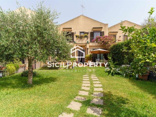 Villetta bifamiliare in vendita di 180 m² in Via Fleming, 14