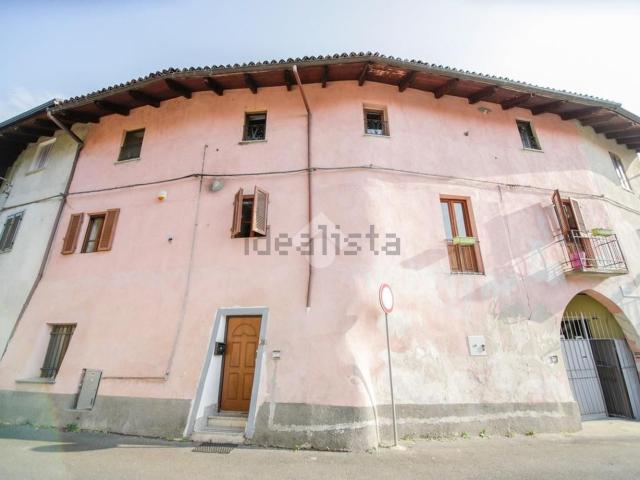 Villetta bifamiliare in vendita di 180 m² in Via Giovanni Grisoglio, 36