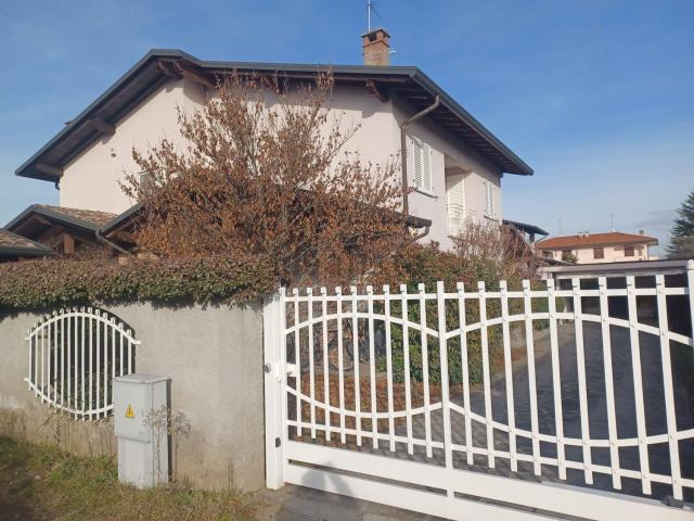 Villetta bifamiliare in vendita di 180 m² in Via Giorgione, 16