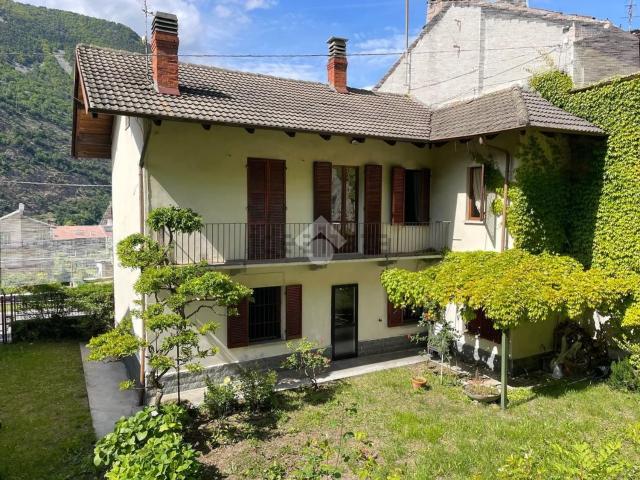 Villetta bifamiliare in vendita di 180 m² in Via Giuseppe Augusto Levis