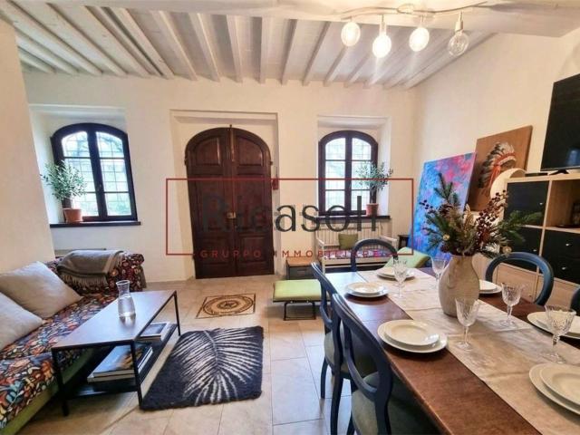 Villetta bifamiliare in vendita di 180 m² in Via Leccio