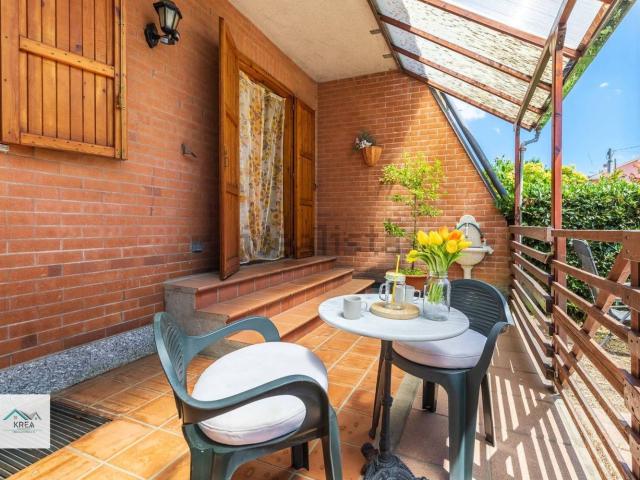 Villetta bifamiliare in vendita di 180 m² in Via Lirone, 6