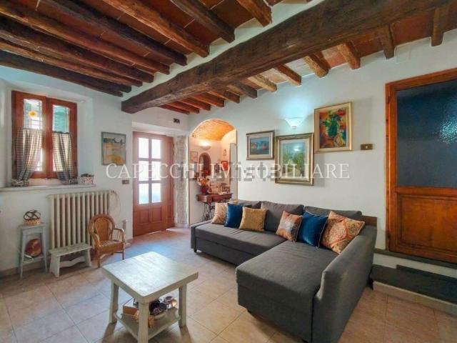 Villetta bifamiliare in vendita di 180 m² in Via Lucchese, 200