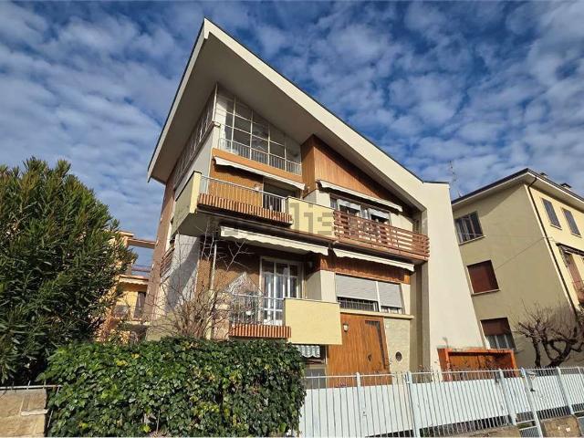 Villetta bifamiliare in vendita di 180 m² in Via Marchetto da Padova, 10