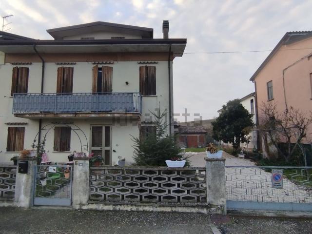 Villetta bifamiliare in vendita di 180 m² in Via Mazzaloe, 6