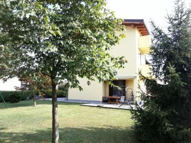Villetta bifamiliare in vendita di 180 m² in Via Mazzini, 8